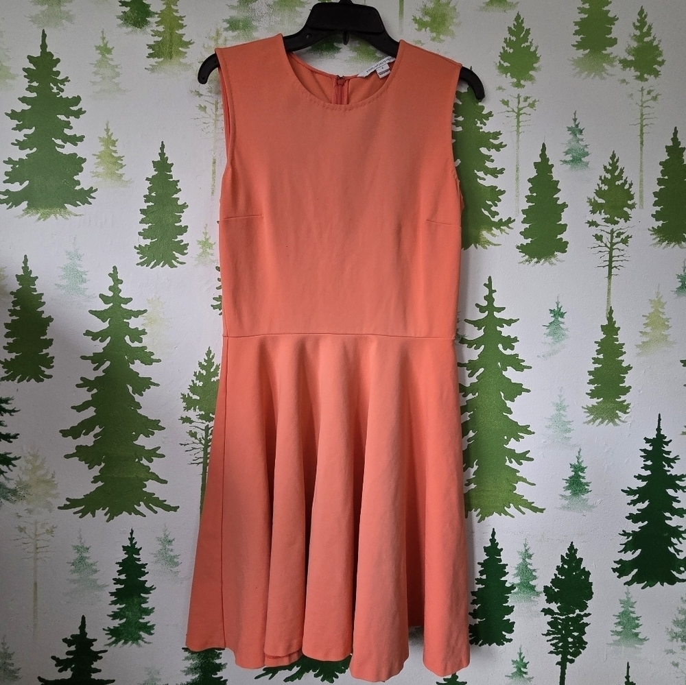 Diane Von Furstenberg Coral Sleeveless Jeannie Dress.